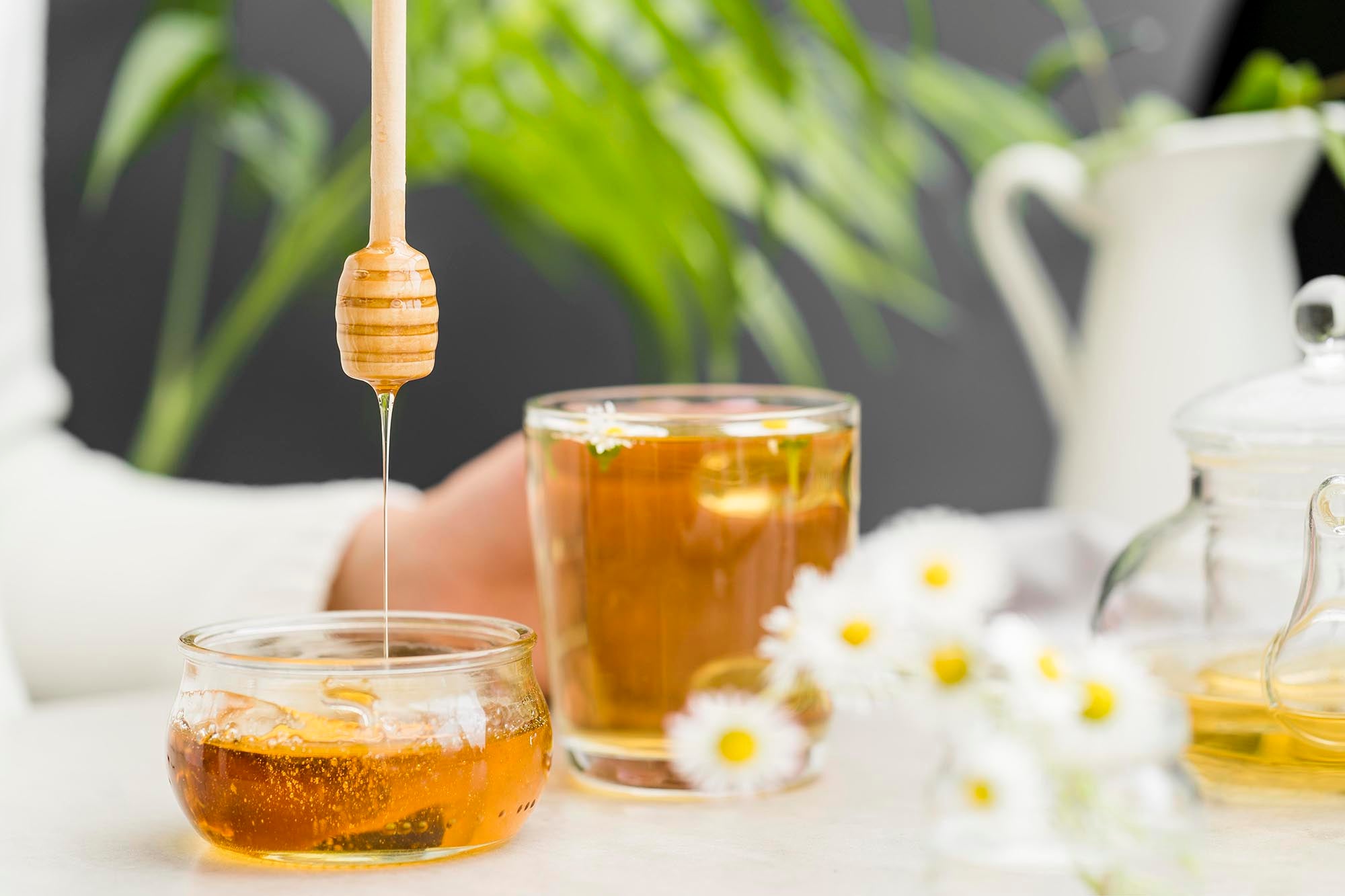 How are raw honey and regular honey different?